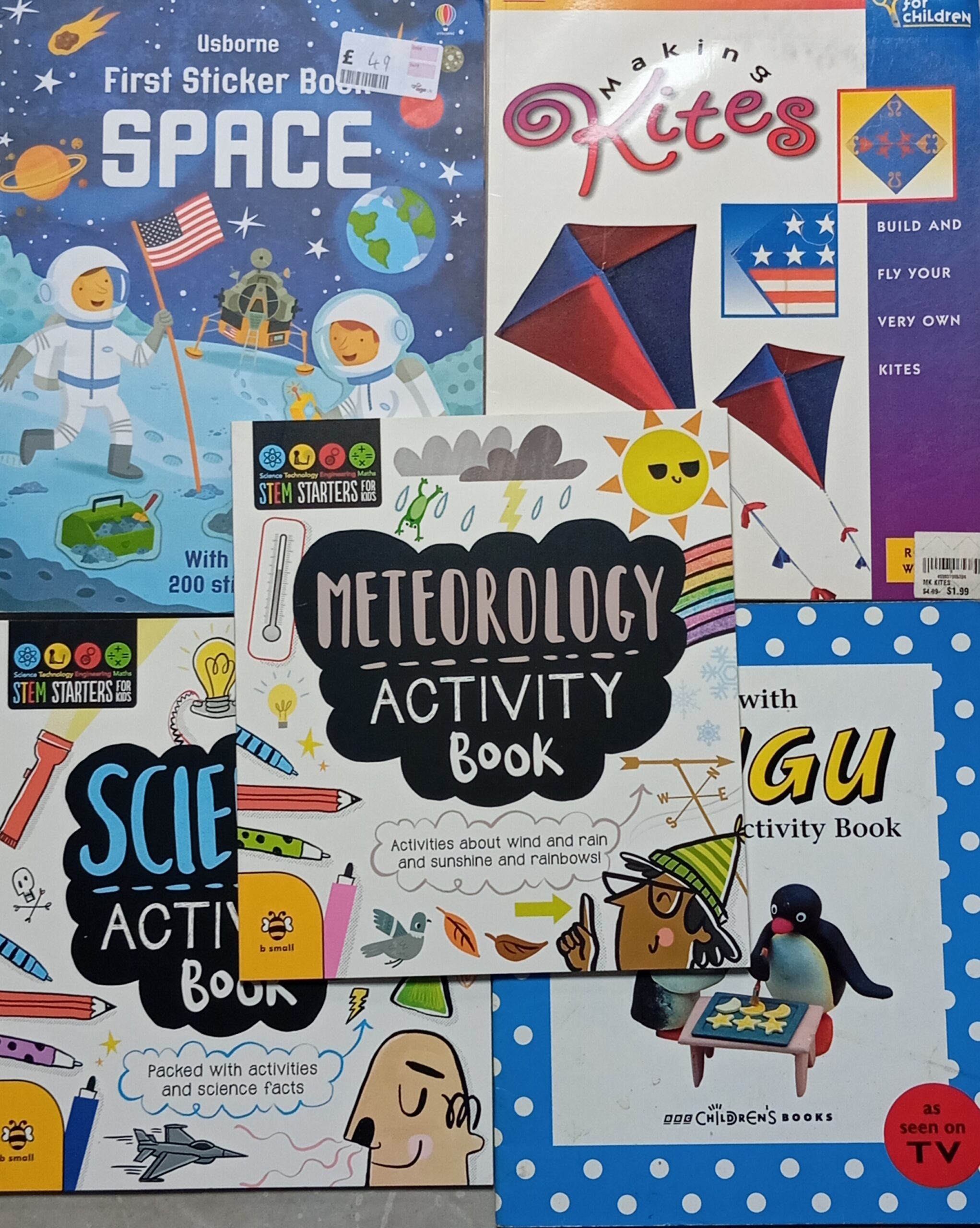 HOLIDAY BUNDLE 043: This is an activity book bundle suitable for ages 5-11 it has a total of 25pcs of the books and comes with free delivery to your choice of location.